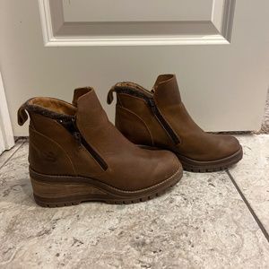 Bullboxer leather brown wedge bootie